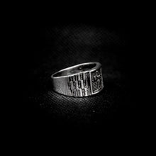 Cargar imagen en el visor de la galería, ANILLO CRUZIFIJO
