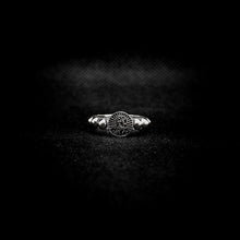 Cargar imagen en el visor de la galería, ANILLO VIRGEN DE GUADALUPE
