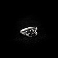 Cargar imagen en el visor de la galería, ANILLO FLORES
