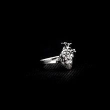 Cargar imagen en el visor de la galería, ANILLO CORAZÓN ANATÓMICO
