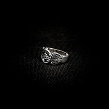 Cargar imagen en el visor de la galería, ANILLO NUDO DE BRUJA

