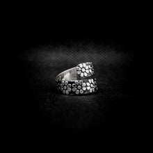 Cargar imagen en el visor de la galería, ANILLO AJUSTABLE FLORES
