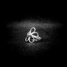 Cargar imagen en el visor de la galería, ANILLO FLOR
