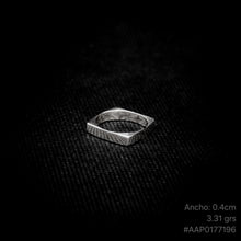 Cargar imagen en el visor de la galería, ANILLO MINIMALISTA CRADRADO
