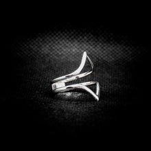 Cargar imagen en el visor de la galería, ANILLO DOBLE V
