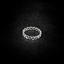 Cargar imagen en el visor de la galería, ANILLO BANDA CORAZONES
