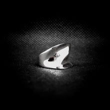 Cargar imagen en el visor de la galería, ANILLO ANCHO RETORCIDO

