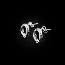 Cargar imagen en el visor de la galería, ARETES ENTRELAZADOS
