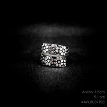Cargar imagen en el visor de la galería, ANILLO AJUSTABLE FLORES
