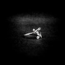Cargar imagen en el visor de la galería, ANILLO HOJAS
