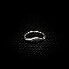 Cargar imagen en el visor de la galería, ANILLO CURVAS
