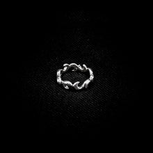 Cargar imagen en el visor de la galería, ANILLO BANDA LUNAS
