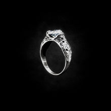 Cargar imagen en el visor de la galería, ANILLO BARROCO ZIRCONIA
