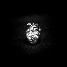 Cargar imagen en el visor de la galería, ANILLO CORAZÓN ANATÓMICO

