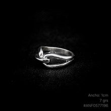 Cargar imagen en el visor de la galería, ANILLO NUDO DE CADENA
