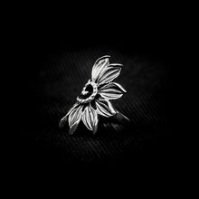Cargar imagen en el visor de la galería, ANILLO FLOR ESPIRAL
