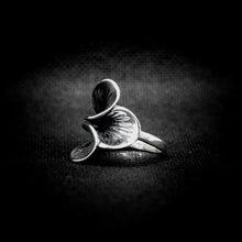Cargar imagen en el visor de la galería, ANILLO PETALOS
