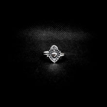 Cargar imagen en el visor de la galería, ANILLO CORAZÓN SAGRADO
