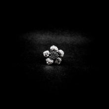 Cargar imagen en el visor de la galería, ANILLO FLOR DE CEREZO
