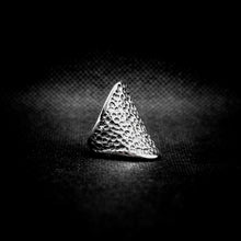 Cargar imagen en el visor de la galería, ANILLO LARGO RÚSTICO

