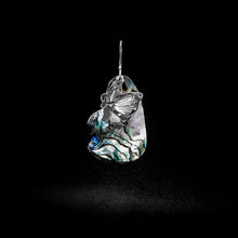 Cargar imagen en el visor de la galería, ARETE LARGO MARIPOSA CON ABULON
