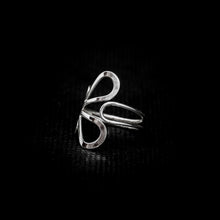 Cargar imagen en el visor de la galería, ANILLO MEDIA MARIPOSA
