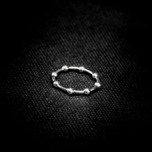 Cargar imagen en el visor de la galería, ANILLO CUENTAS
