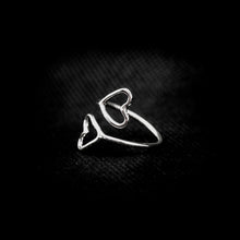 Cargar imagen en el visor de la galería, ANILLO DOBLE CORAZÓN
