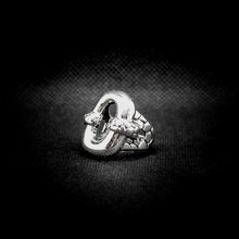 Cargar imagen en el visor de la galería, ANILLO OVALO HEBILLA
