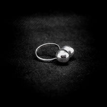 Cargar imagen en el visor de la galería, ANILLO BOLAS
