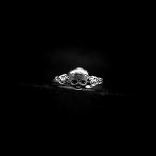 Cargar imagen en el visor de la galería, ANILLO CRÁNEO
