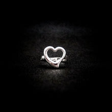Cargar imagen en el visor de la galería, ANILLO CORAZÓN
