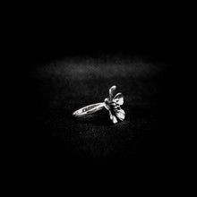 Cargar imagen en el visor de la galería, ANILLO FLOR DE CEREZO
