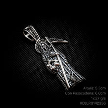 Cargar imagen en el visor de la galería, DIJE SANTA MUERTE
