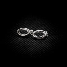 Cargar imagen en el visor de la galería, ARETES ENTRELAZADOS
