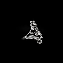 Cargar imagen en el visor de la galería, ANILLO FLORAL
