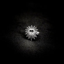 Cargar imagen en el visor de la galería, ANILLO CORAZÓN DESTELLOS
