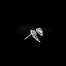 Cargar imagen en el visor de la galería, ANILLO ALA Y CORAZÓN
