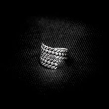 Cargar imagen en el visor de la galería, ANILLO BANDA AJUSTABLE
