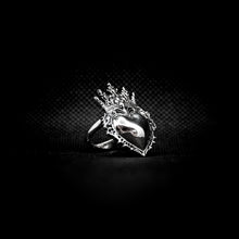 Cargar imagen en el visor de la galería, ANILLO CORAZÓN CORONA
