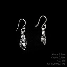 Cargar imagen en el visor de la galería, ARETES CORAZÓN
