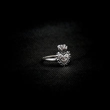 Cargar imagen en el visor de la galería, ANILLO CORAZÓN SAGRADO
