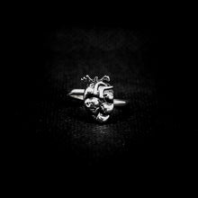 Cargar imagen en el visor de la galería, ANILLO CORAZÓN ANATÓMICO
