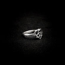 Cargar imagen en el visor de la galería, ANILLO TRIQUETA
