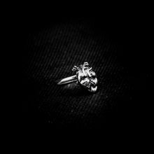 Cargar imagen en el visor de la galería, ANILLO CORAZÓN ANATÓMICO
