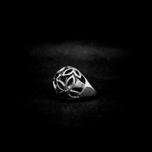 Cargar imagen en el visor de la galería, ANILLO FLOR CALADO

