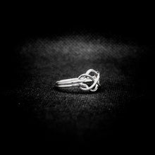 Cargar imagen en el visor de la galería, ANILLO INFINITO ENTRELAZADO
