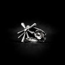 Cargar imagen en el visor de la galería, ANILLO CORAZÓN DETELLOS
