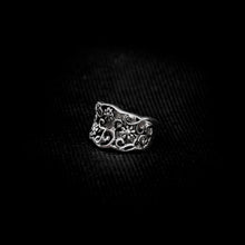 Cargar imagen en el visor de la galería, ANILLO FLORAL
