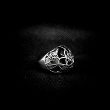 Cargar imagen en el visor de la galería, ANILLO FLORES CALADO
